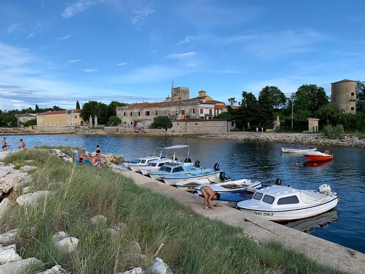 Apartments Leone Brtonigla