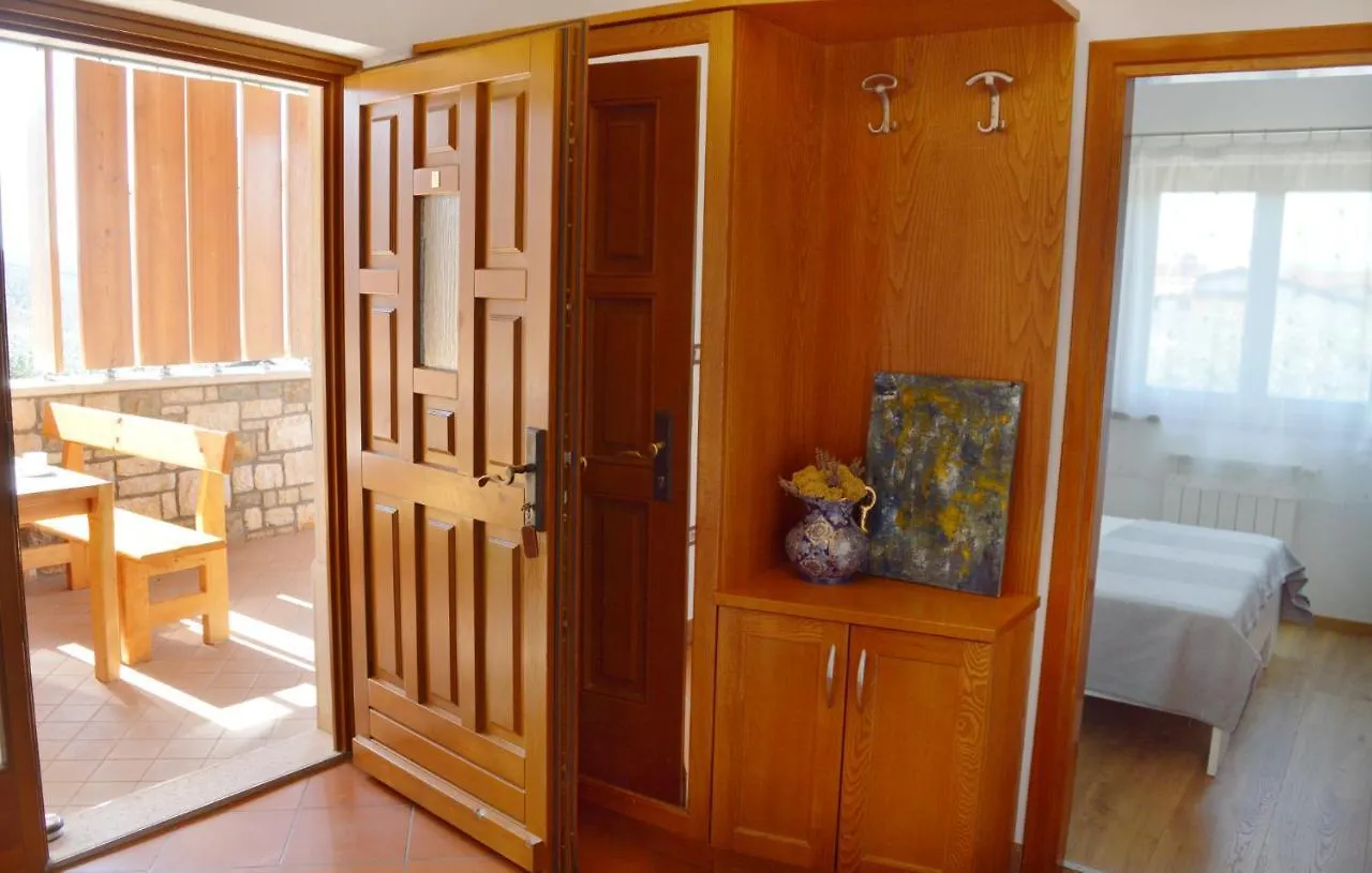 Apartments Leone Brtonigla