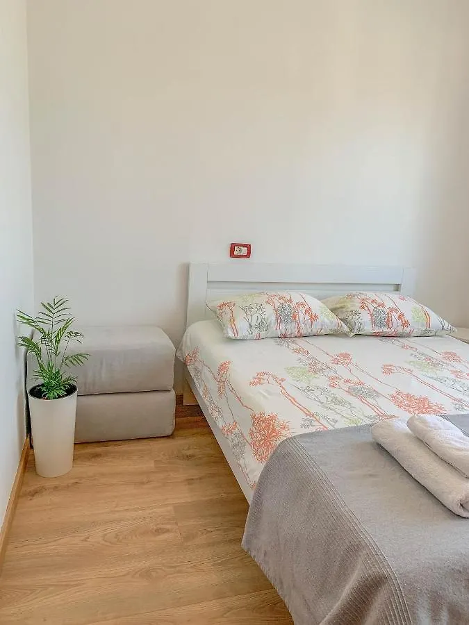 Apartments Leone Brtonigla