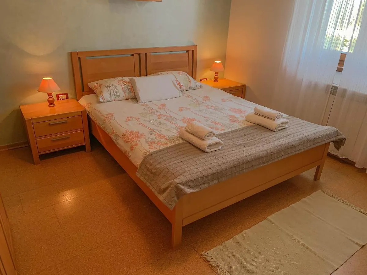 Apartments Leone Brtonigla